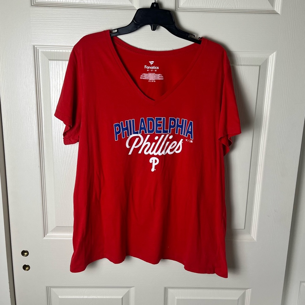 Fanatics Women's Red Philadelphia Phillies Tee